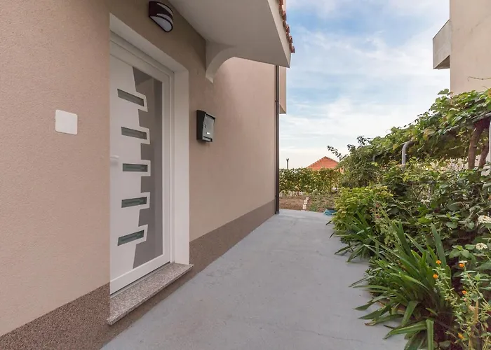Apartments Lusani